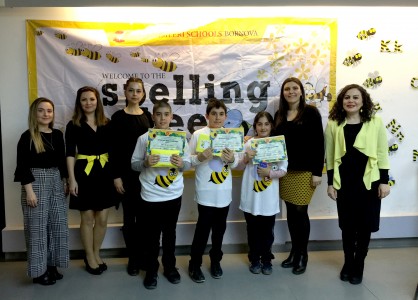 İNGİLİZCE DERSİ KAPSAMINDA 5. VE 6. SINIF ÖĞRENCİLERİMİZLE SPELLING BEE ETKİNLİĞİNİN FİNAL ETABINI GERÇEKLEŞTİRDİK.