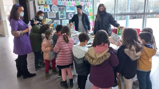 TÜBİTAK'IN YAYINLARI OKULUMUZA AÇILAN TANITIM VE SATIŞ STANDINA HER BİR SINIFIMIZ TARAFIDAN YOĞUN İLGİ GÖRDÜ.