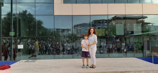 OKULUMUZ ÖĞRENCİLERİNDEN ÖZGÜR TUĞRA ARIK TENİS BRANŞINDA İZMİR'DE YAPILAN TURNUVADA 2. OLMUŞTUR. KENDİSİNİ TEBRİK EDER, BAŞARILARININ DEVAMINI DİLERİZ