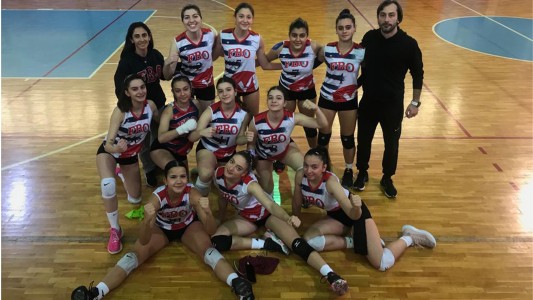 GENÇ KIZLAR VOLEYBOL TAKIMIMIZ YARI FİNAL GRUBUNDAKİ İLK MAÇINI 3-0 KAZANMIŞTIR.